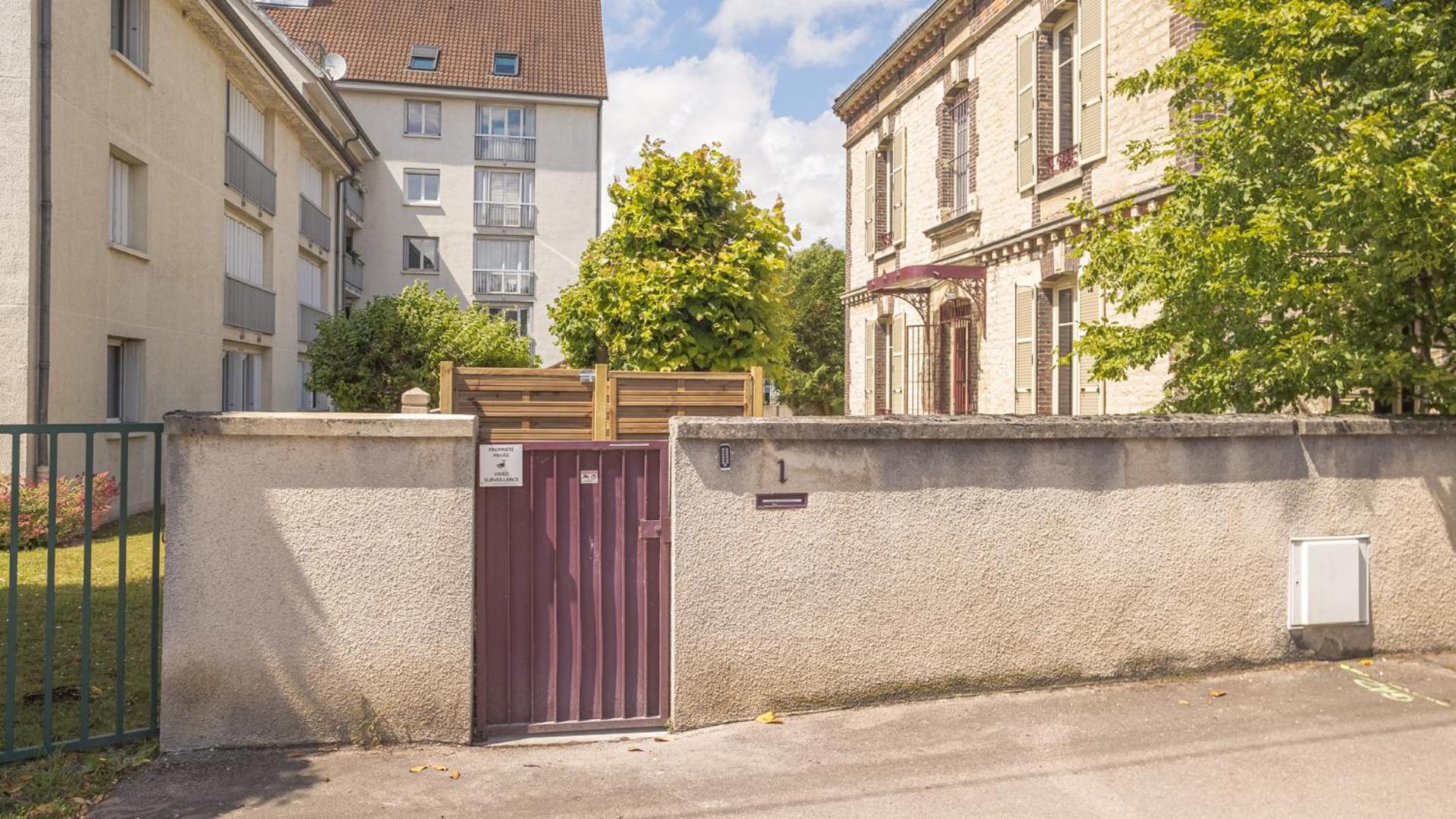 Bonappart 2 - Charme Napoleonien & Confort Troyes Eksteriør bilde